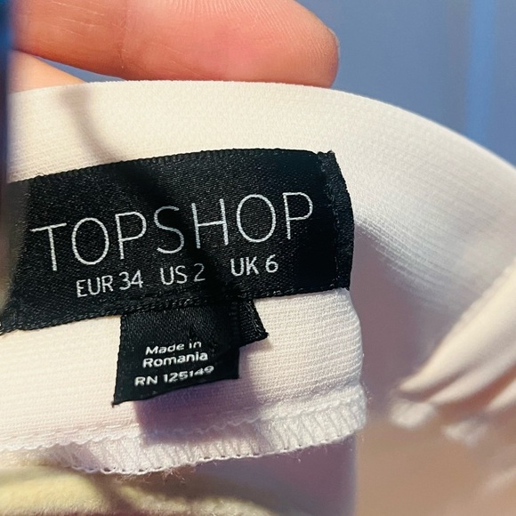 TopShop crop top in off white (cream) size 2 - Picture 2 of 4